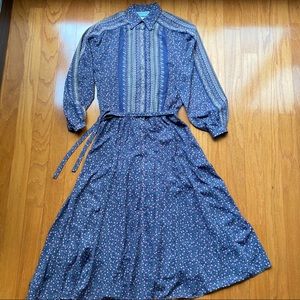 Retro floral shirtwaist